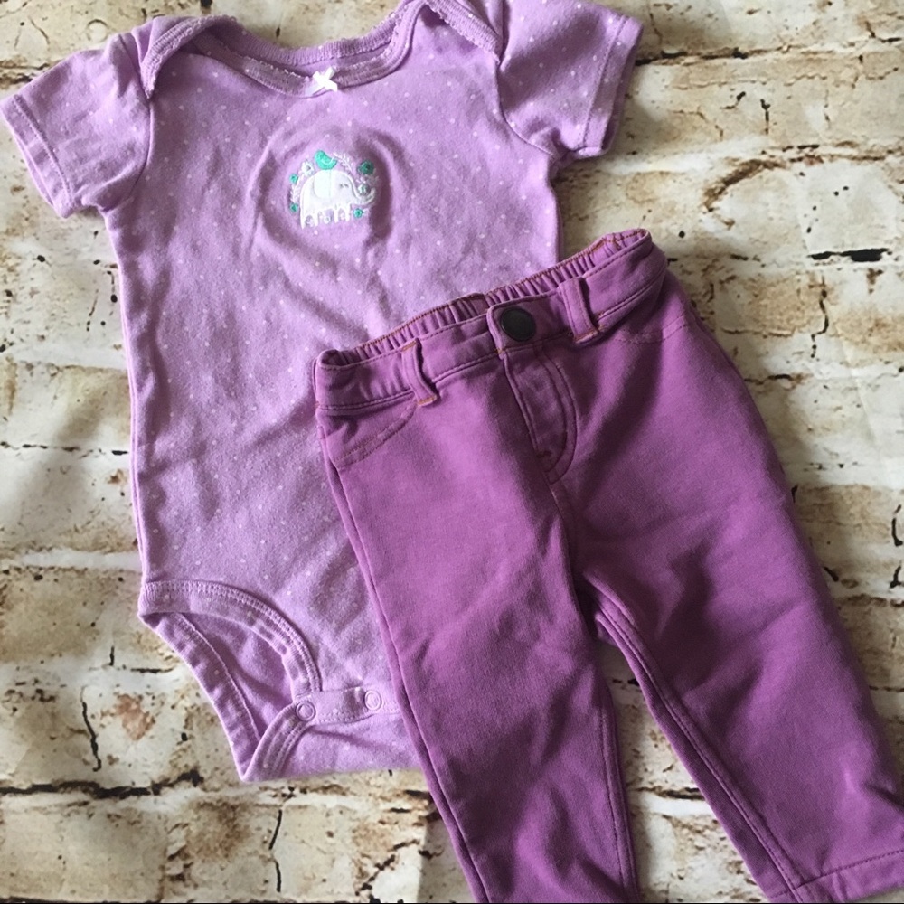 12mth Carter’s onesie and pants, VGUC